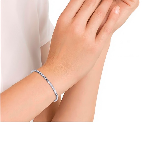 MACY’S Tennis Bracelet in Fine Silver Plate - Picture 3 of 11